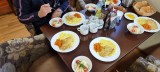 Gedeckter Tisch an Bord